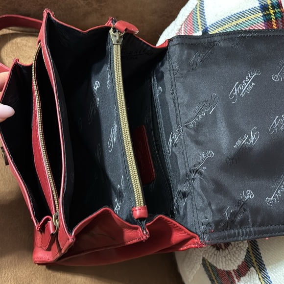 Beautiful Fossil Red Leather Saddle Envelope Crossbody - Picture 7 of 15